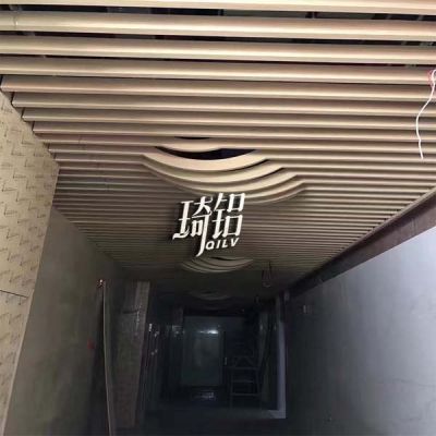弧形鋁方通0220